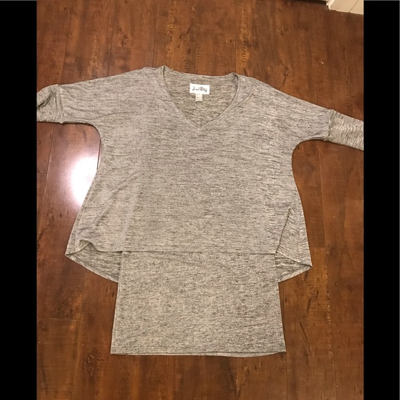 Joseph Ribkoff Silver/Grey V-Neckline Stretchy Tunic Top with 3/4 sleeves - Picture 6 of 10